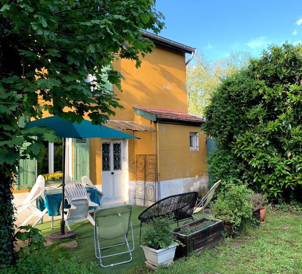 "La Petite Maison" Sainte-Foy-lès-Lyon Exterior foto